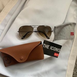 Ray bans with case and cloth